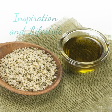 Hempseed oil with seeds